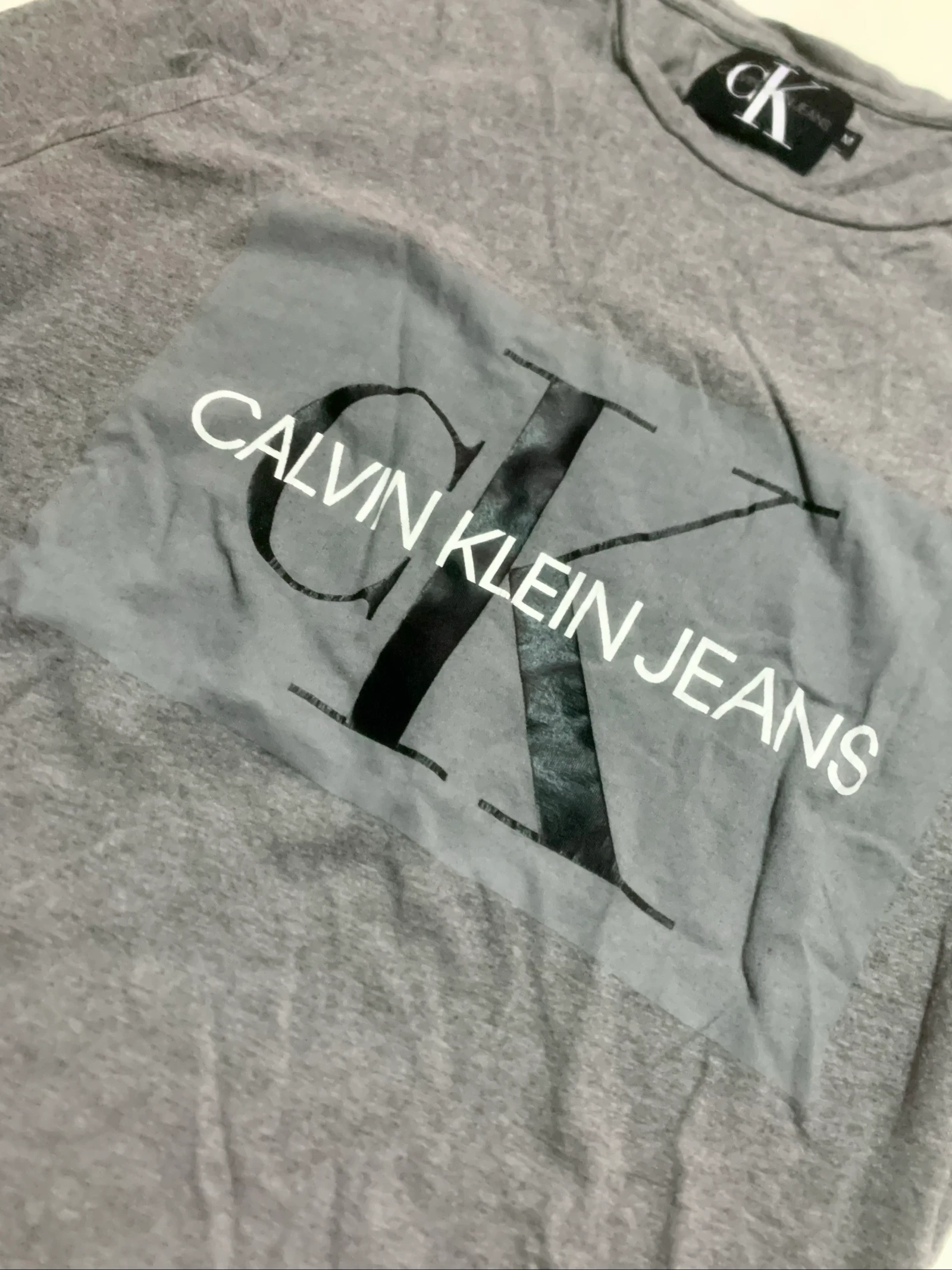 Camiseta Calvin Klein Original Cinza Estampada Tamanho M – photo 2